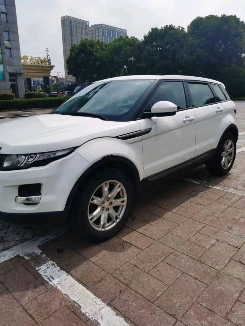 常州15年路虎极光3