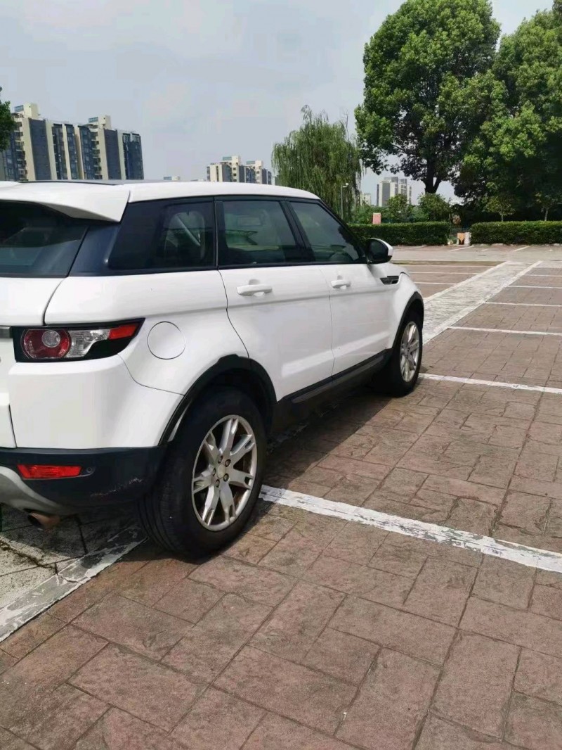 常州15年路虎极光7