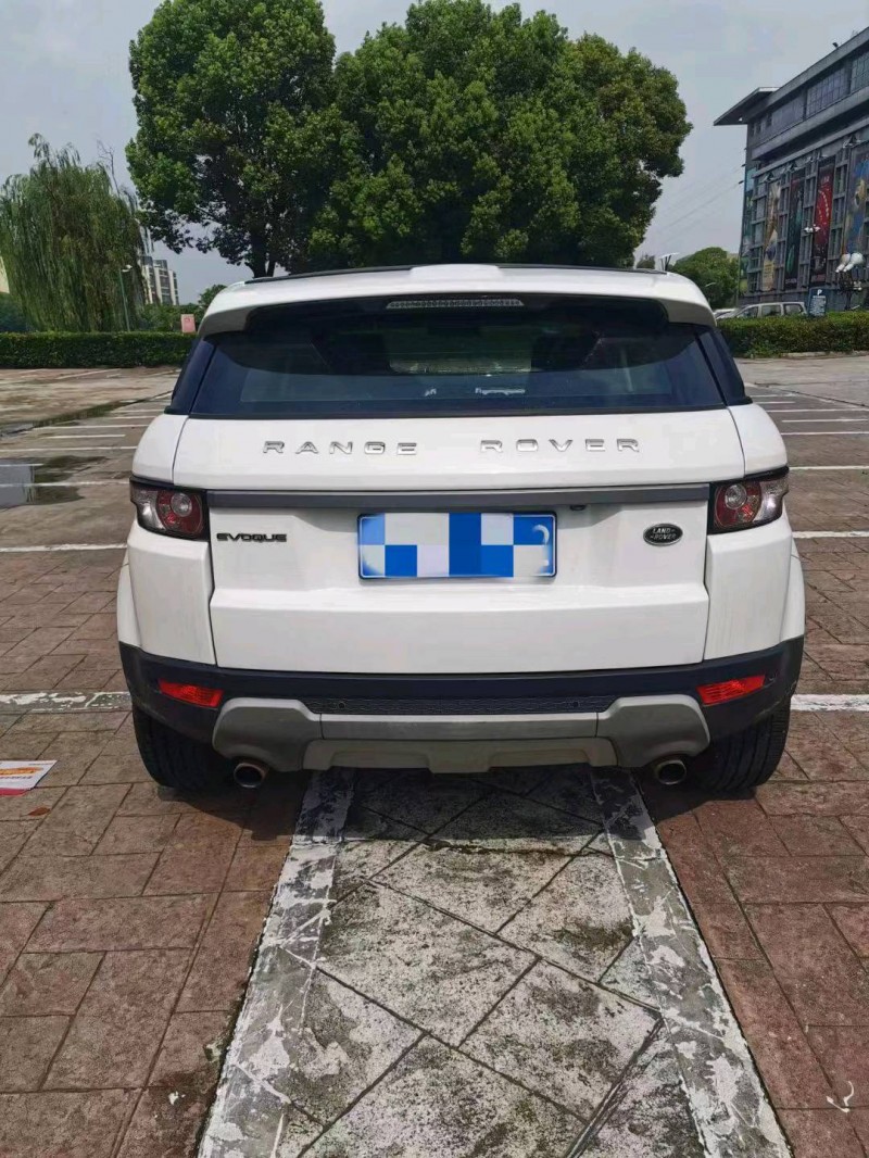 常州15年路虎极光9