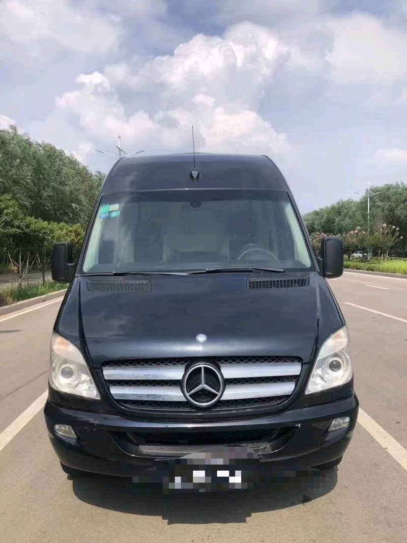 枣庄14年奔驰斯宾特1