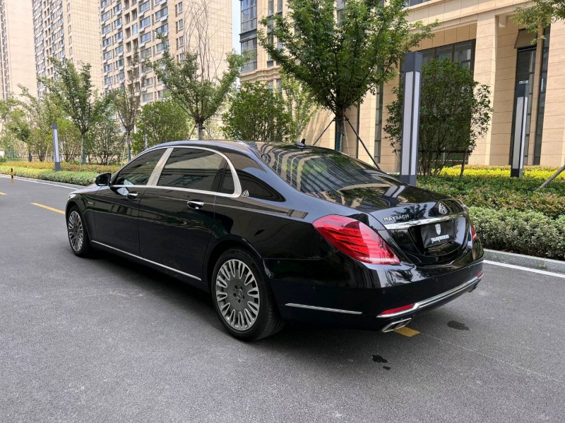 聊城17年奔驰迈巴赫S级9