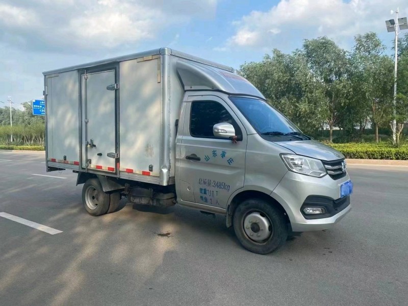 枣庄20年长安汽车跨越3