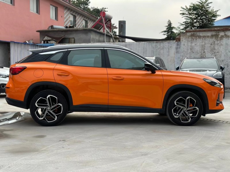 济宁22年名爵ONE3