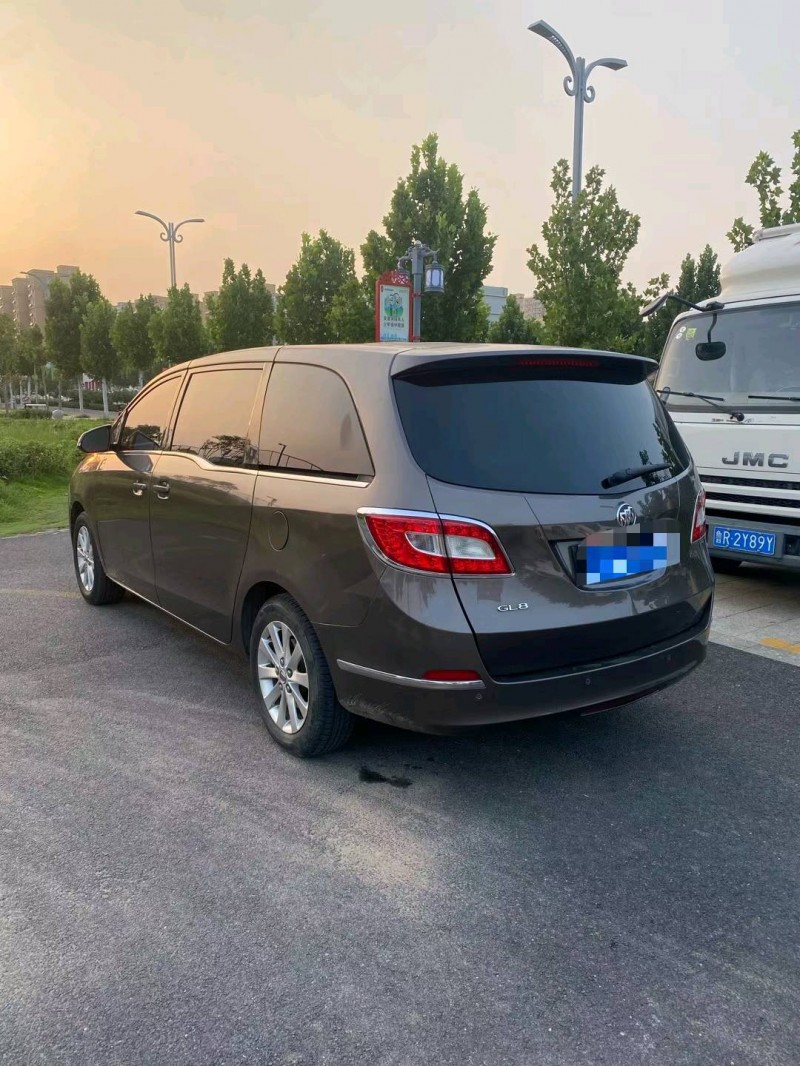 济南11年别克GL84