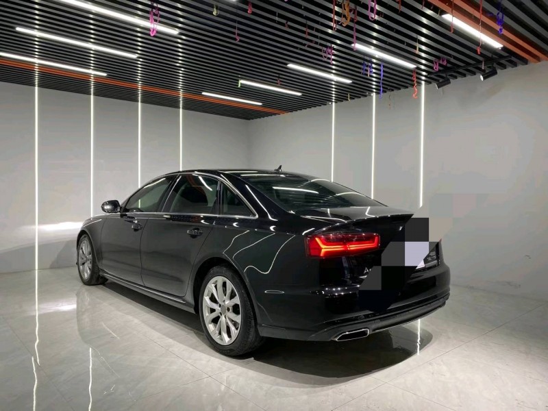 成都18年奥迪A4L7