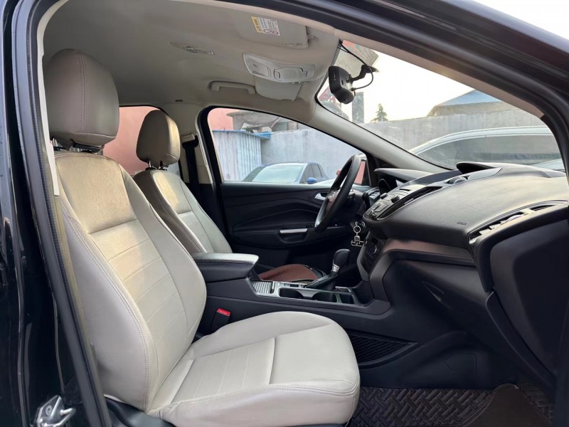 济宁17年福特翼虎6