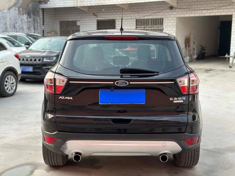 济宁17年福特翼虎9