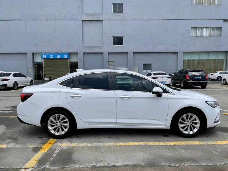 广州20年别克威朗3