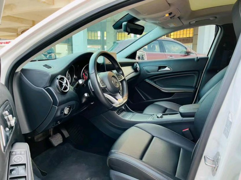 东莞19年奔驰GLA6