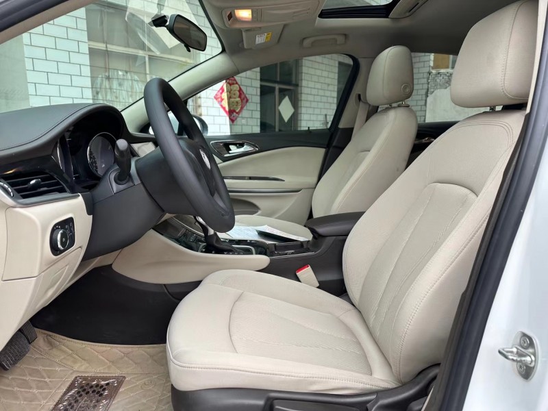 济宁17年别克威朗8