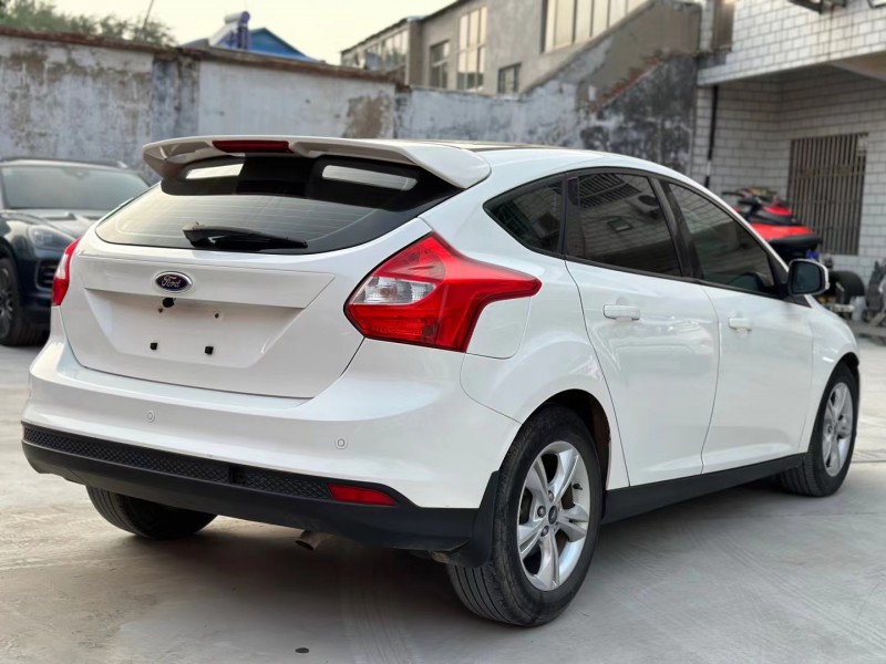 济宁14年福特福克斯4