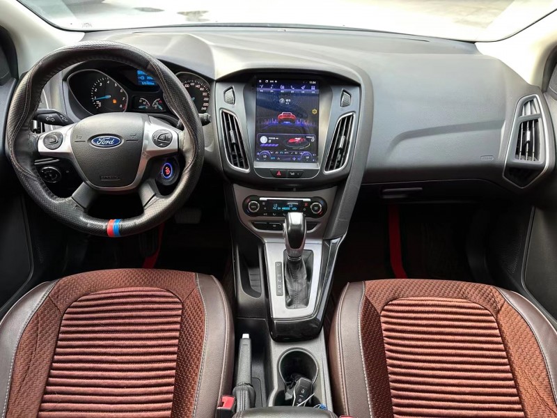 济宁14年福特福克斯7