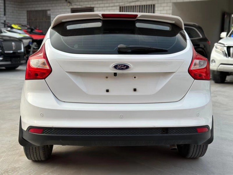 济宁14年福特福克斯9