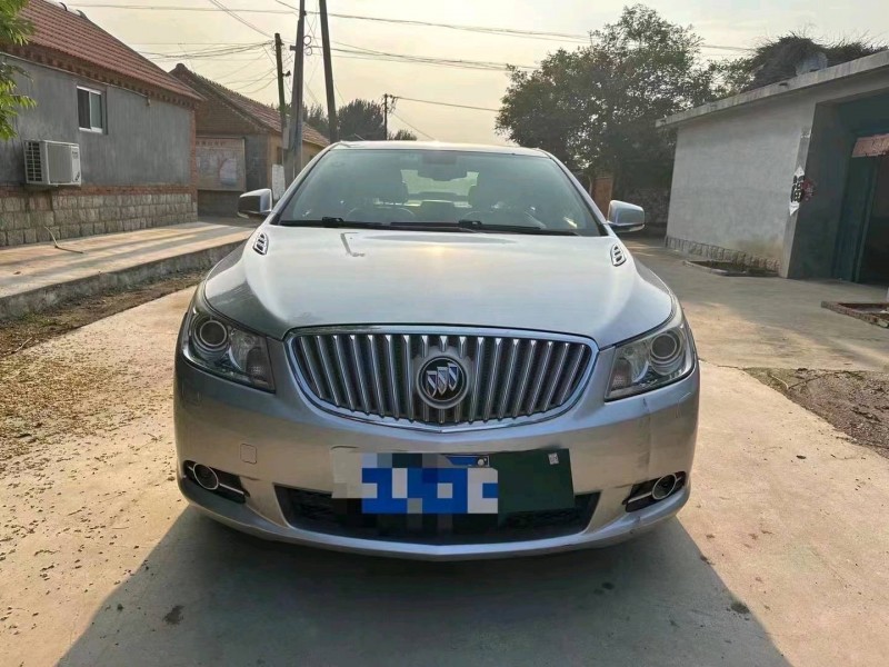 枣庄10年别克君越1