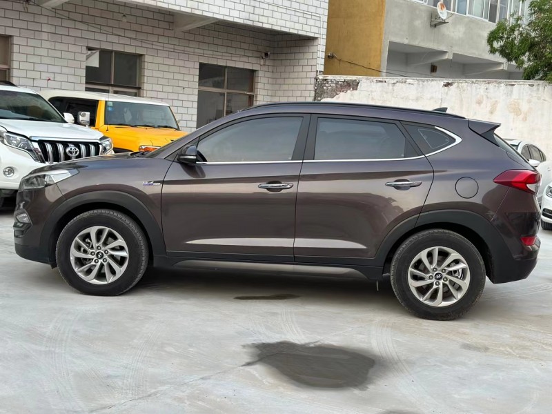 济宁16年现代途胜3