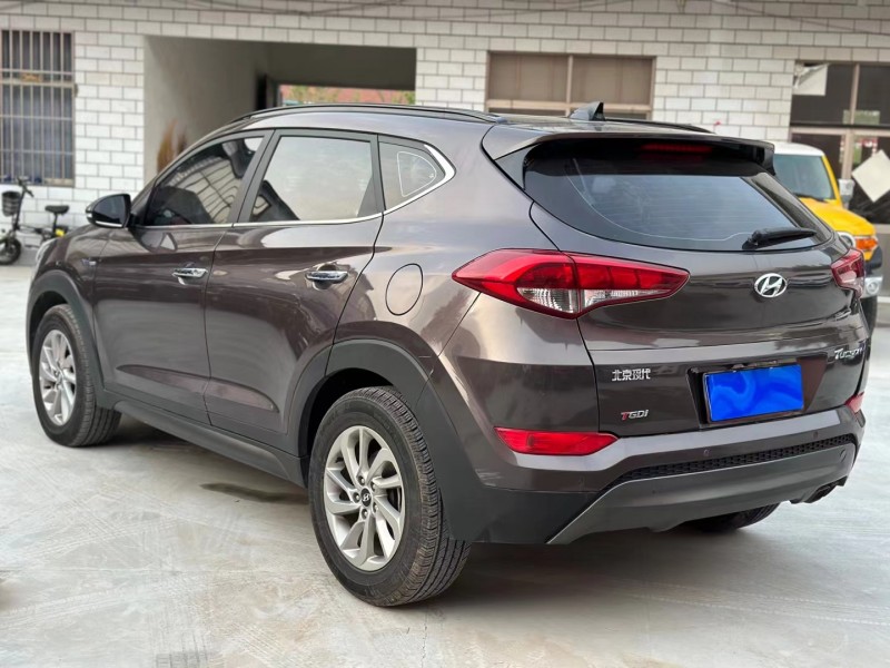 济宁16年现代途胜4