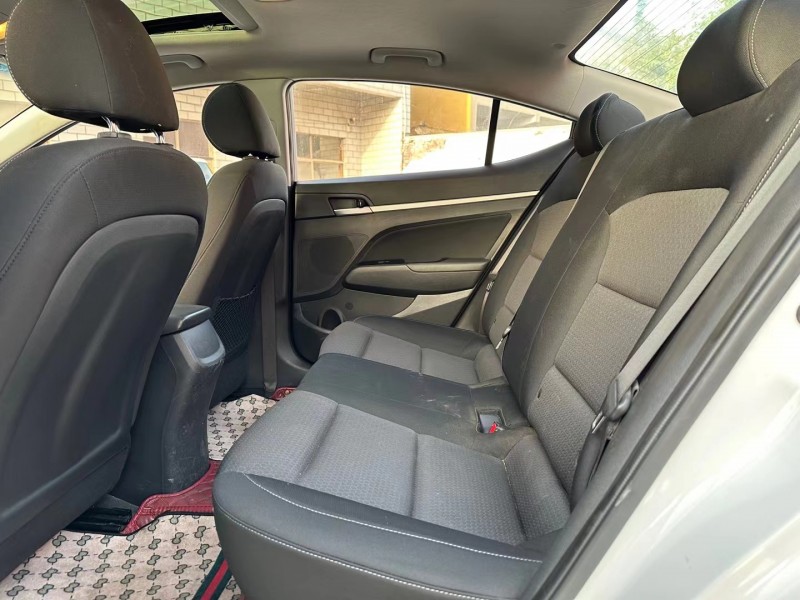 济宁16年现代领动6