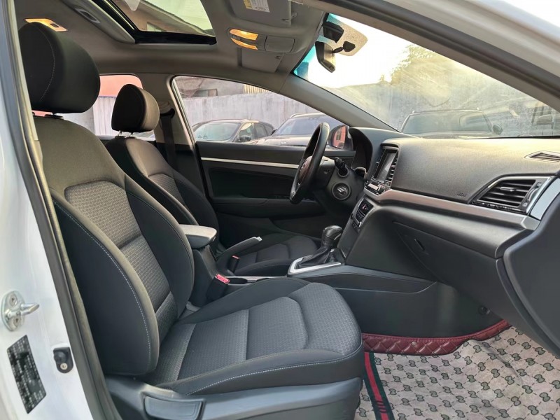 济宁16年现代领动8