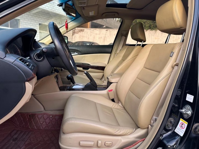 济宁13年本田雅阁5