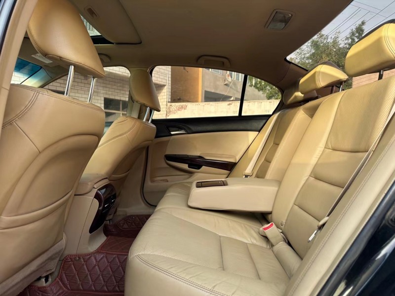 济宁13年本田雅阁6