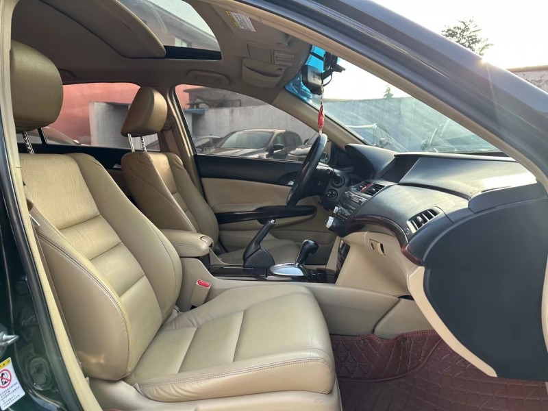 济宁13年本田雅阁8