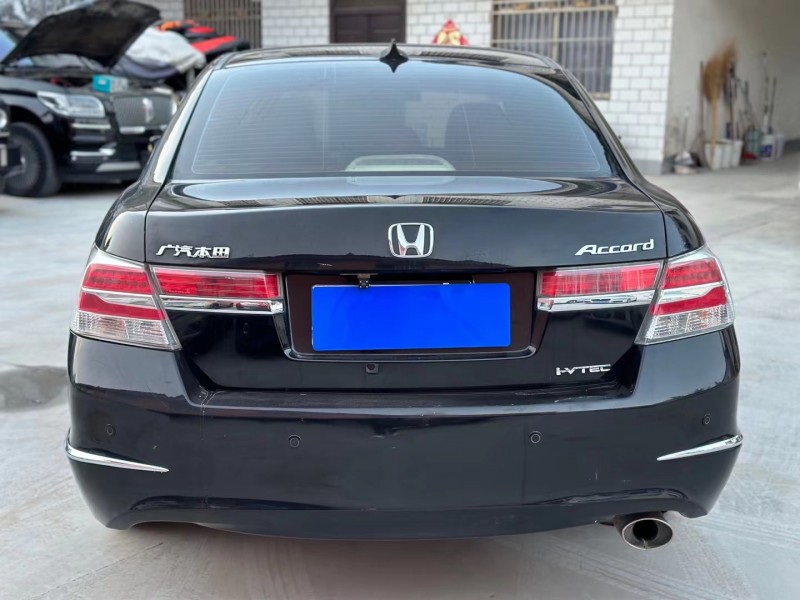 济宁13年本田雅阁9