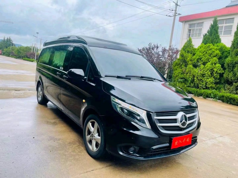 东营19年奔驰威霆2