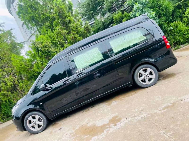 东营19年奔驰威霆3