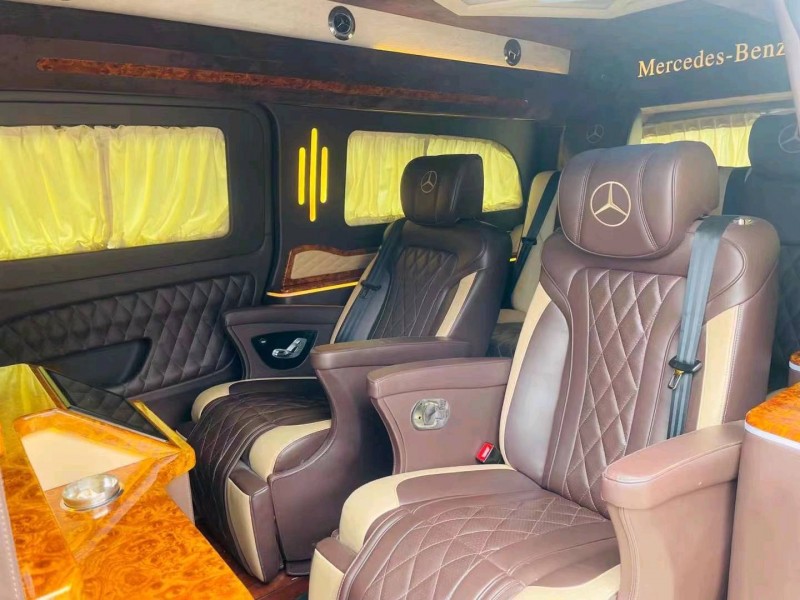 东营19年奔驰威霆4