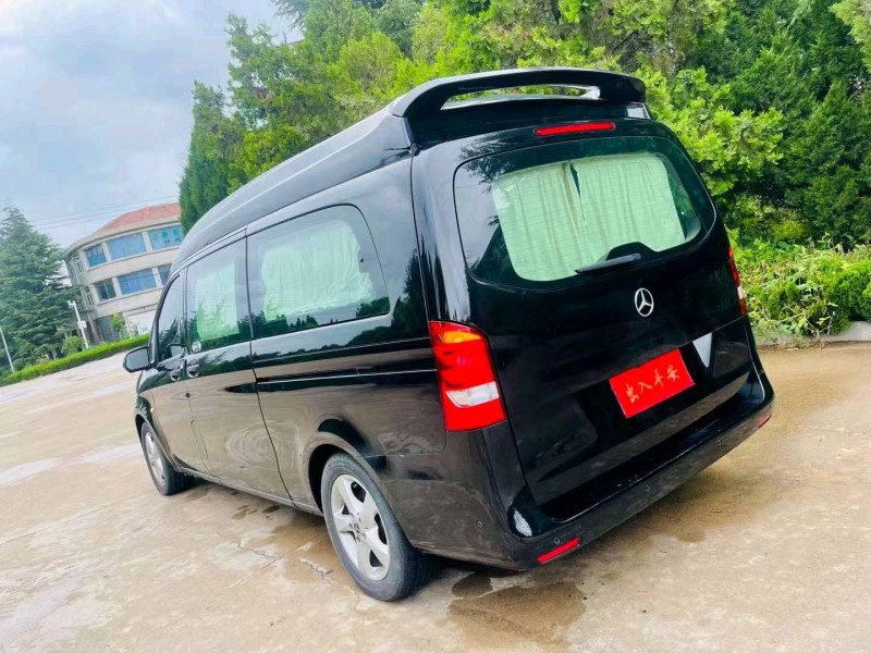 东营19年奔驰威霆9