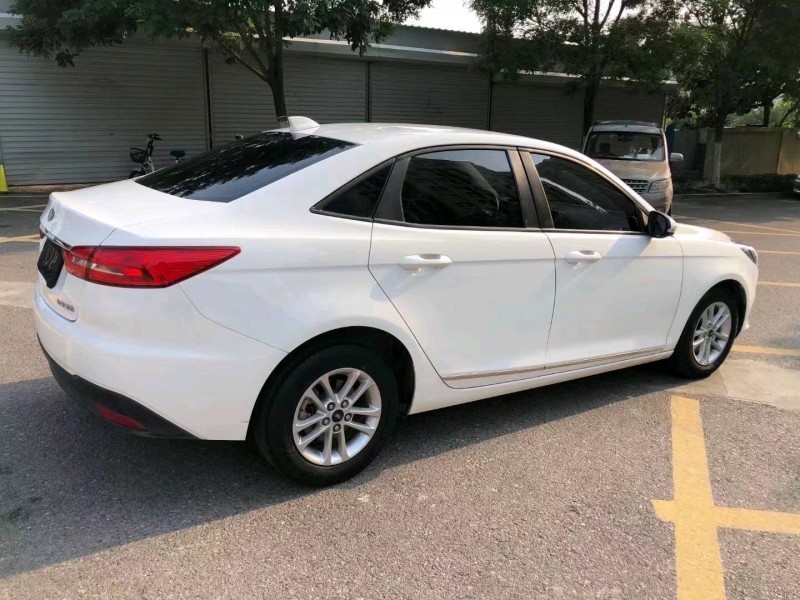 枣庄19年福特福睿斯4