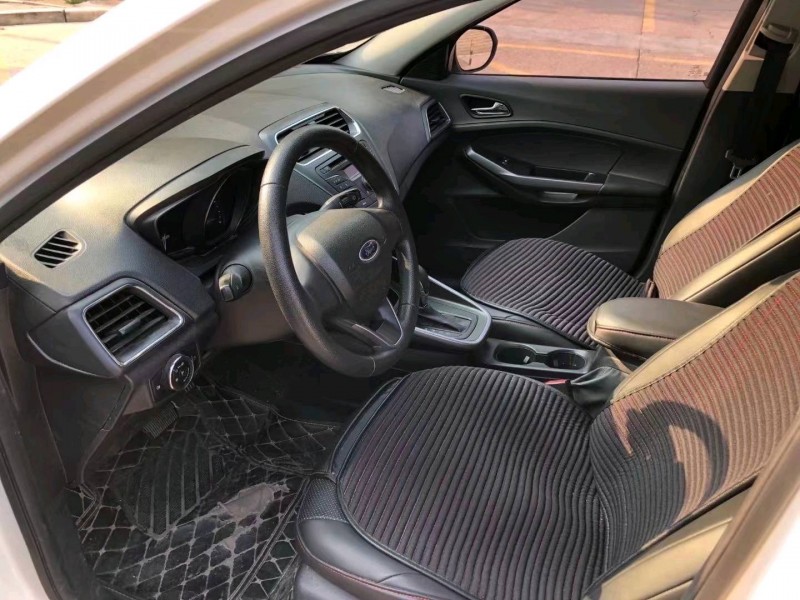 枣庄19年福特福睿斯8