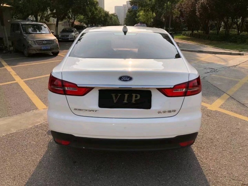 枣庄19年福特福睿斯9