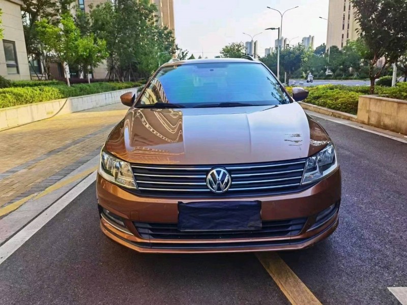 苏州16年大众朗行1