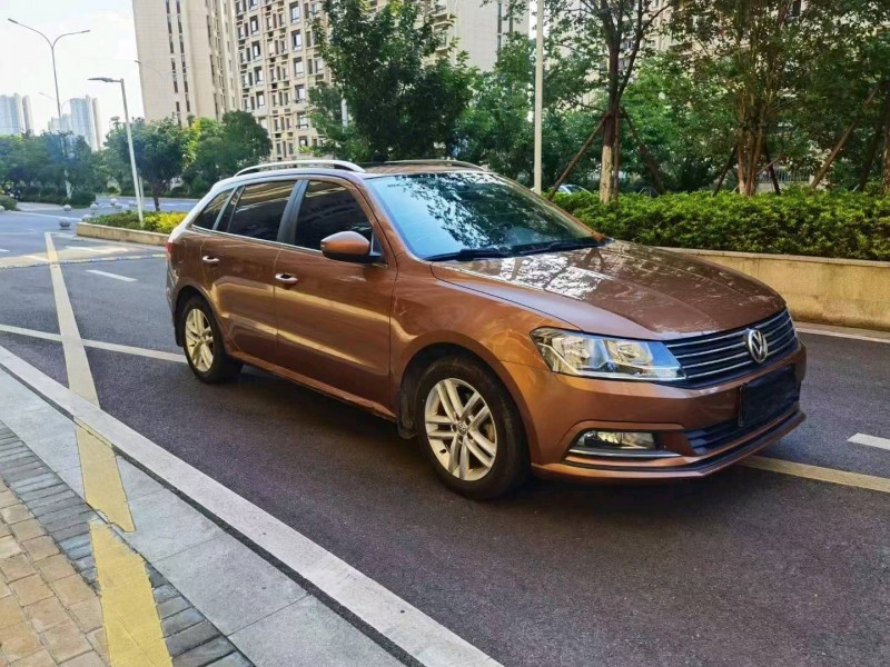 苏州16年大众朗行2