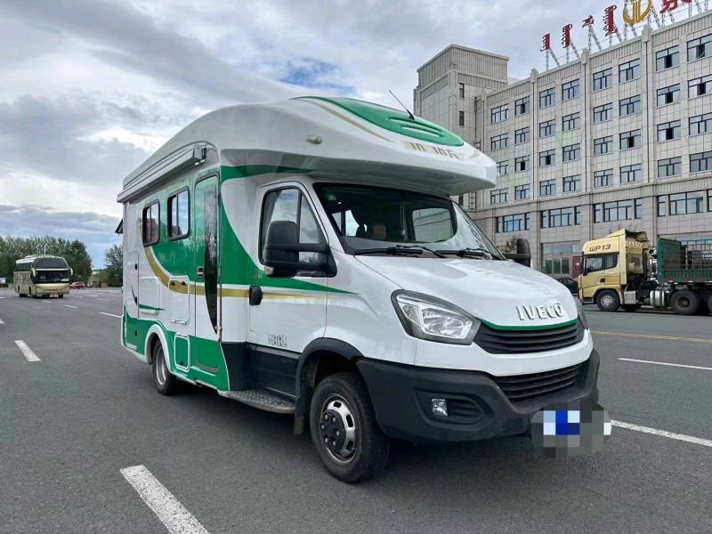 石家庄19年依维柯房车2