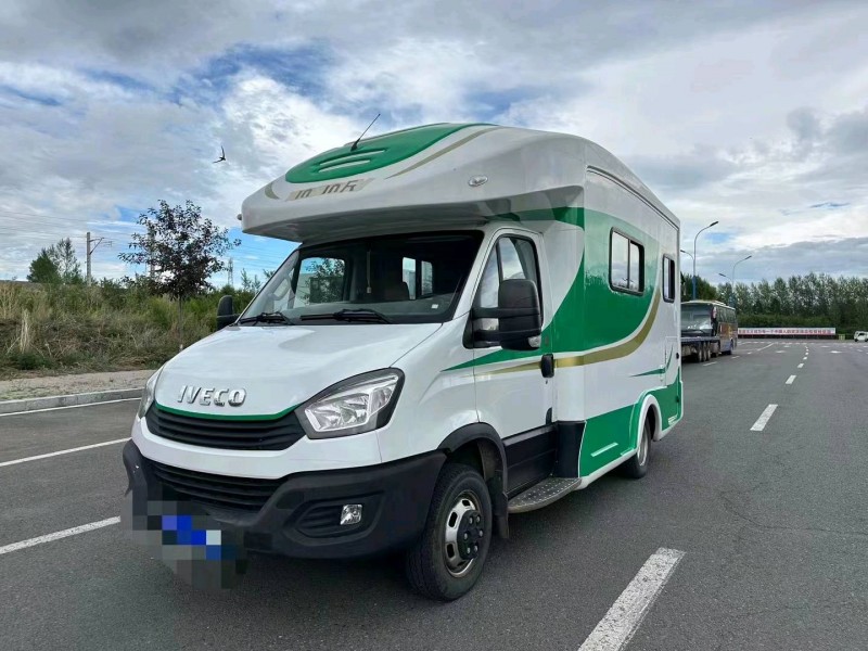 石家庄19年依维柯房车3