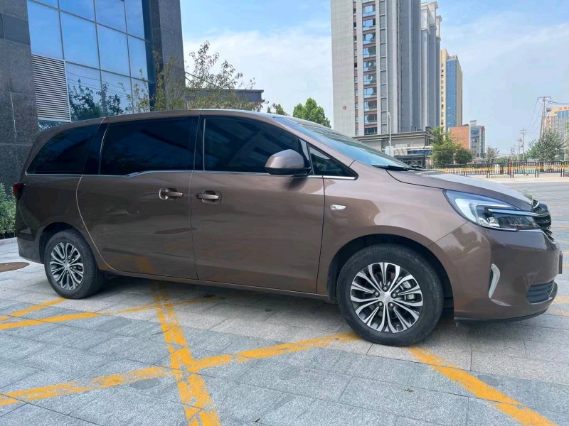 济宁21年别克GL83