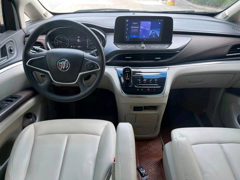 济宁21年别克GL86