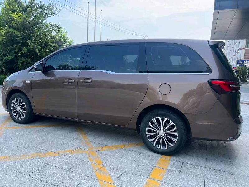 济宁21年别克GL87