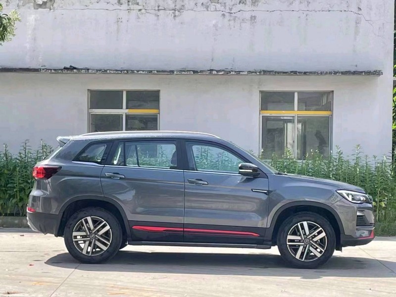 宜昌23年长安汽车CS753