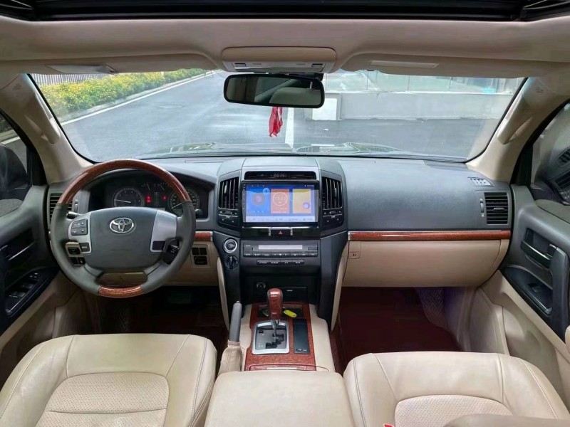 成都15年丰田兰德酷路泽5