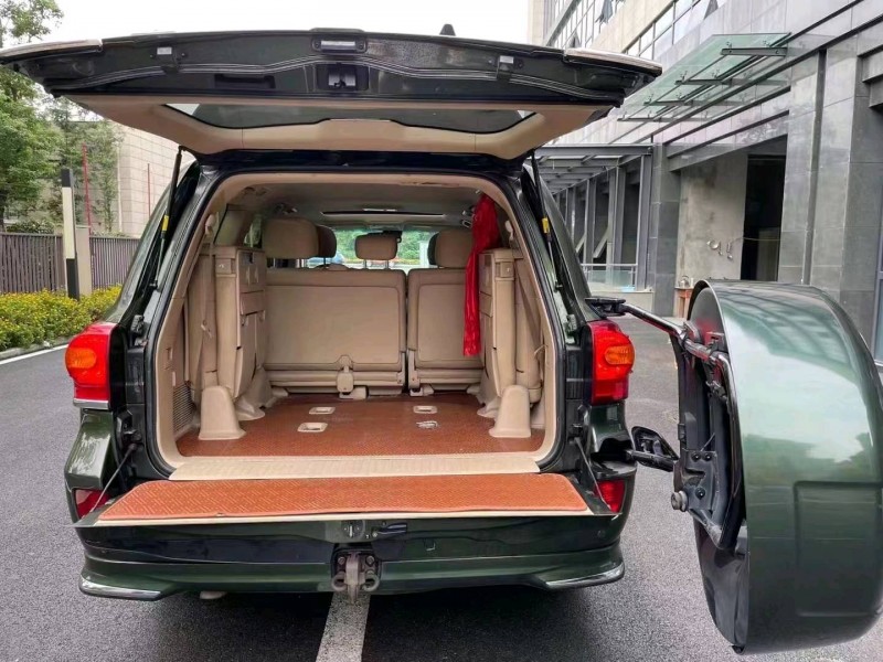 成都15年丰田兰德酷路泽6