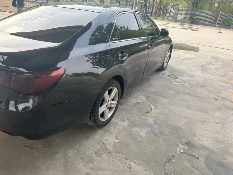 保定13年丰田锐志3