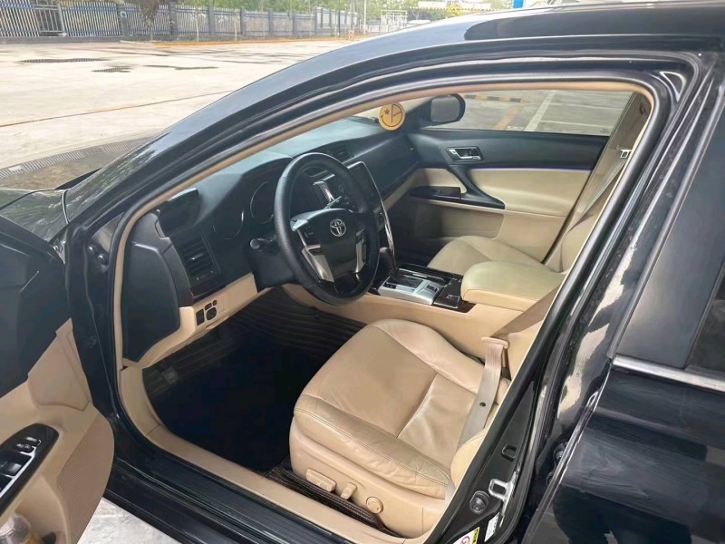 保定13年丰田锐志5