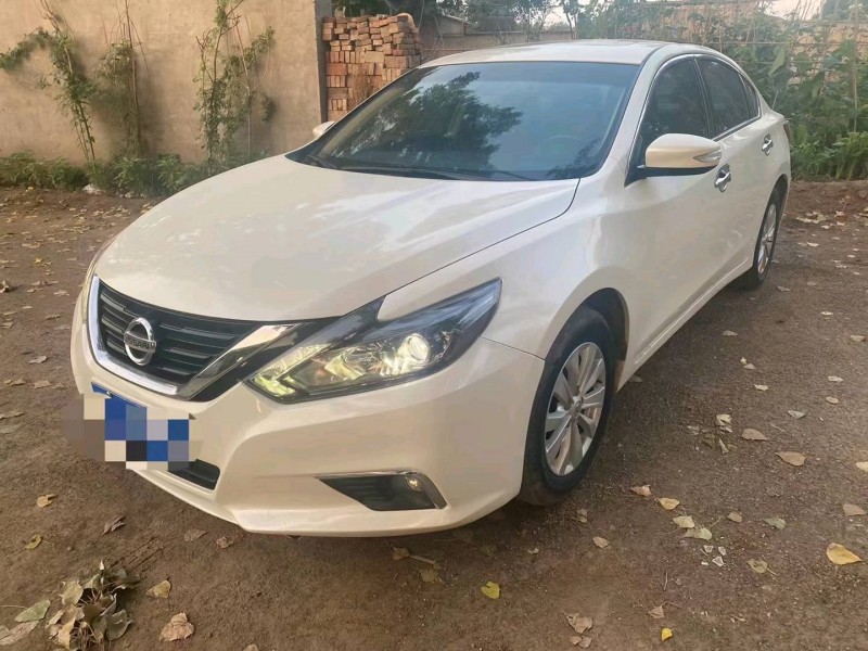 保定18年日产天籁2