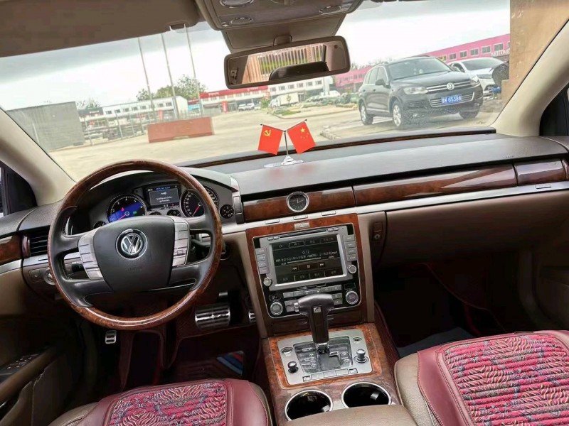 保定12年大众辉腾5