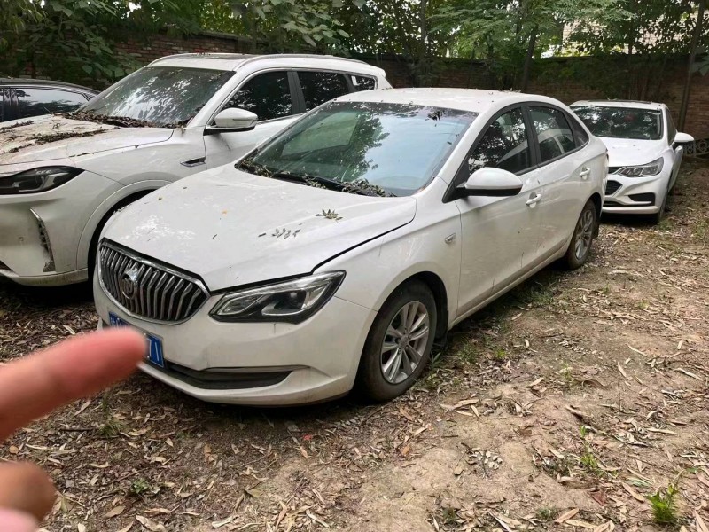 枣庄15年别克英朗1