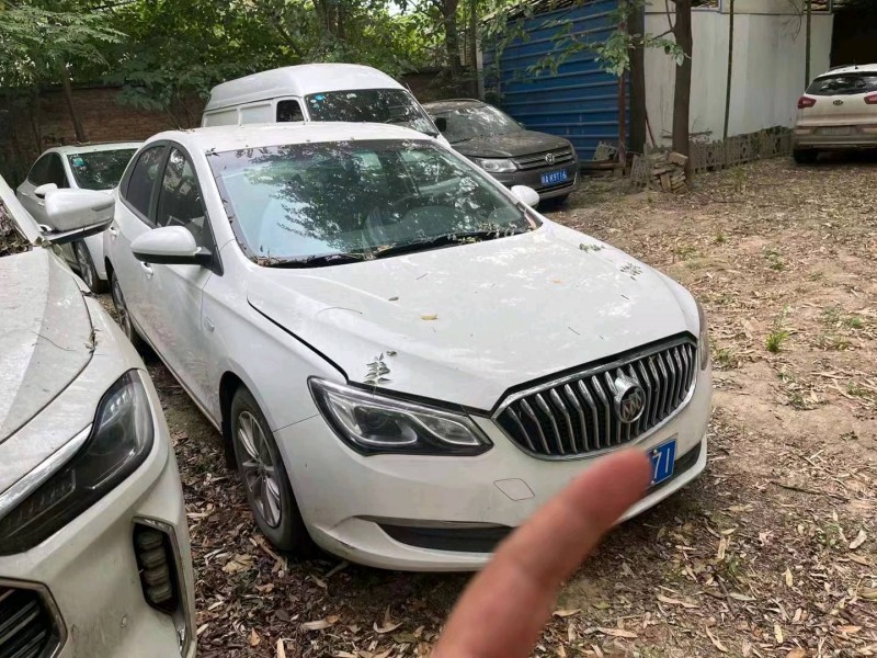 枣庄15年别克英朗3