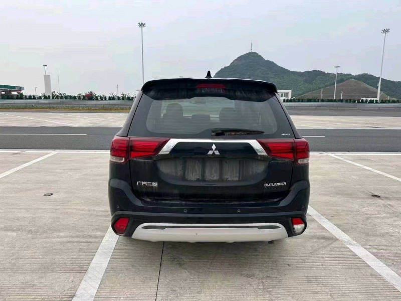 嘉兴22年三菱欧蓝德9